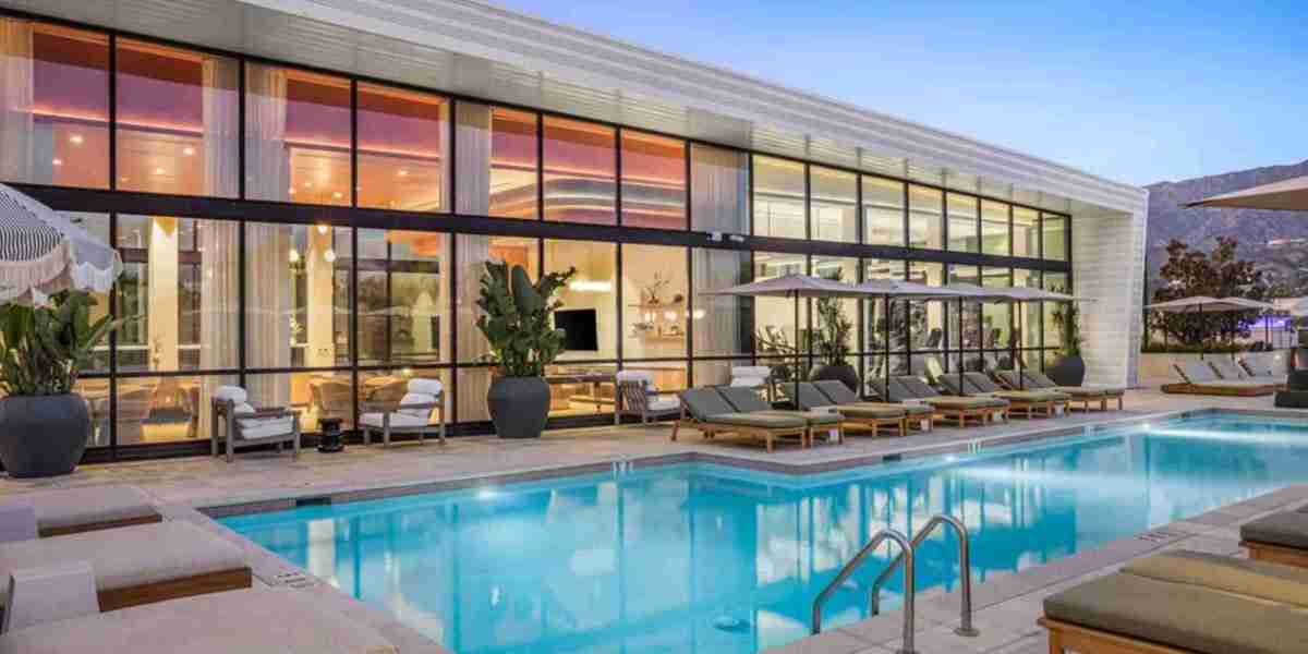 What Should You Look for in Hotel Fixed Furniture?
